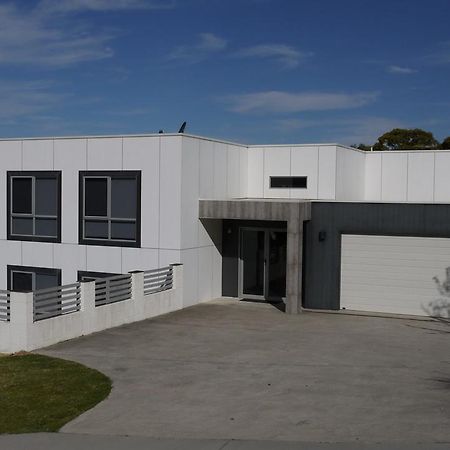 Spectacular Holiday Living Bridport Exterior photo